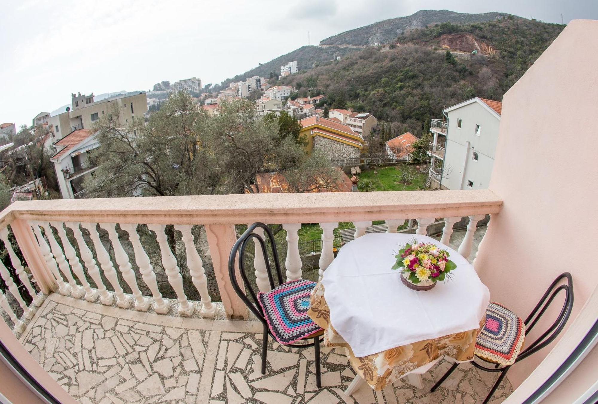 Guest House Almond Bečići Zewnętrze zdjęcie