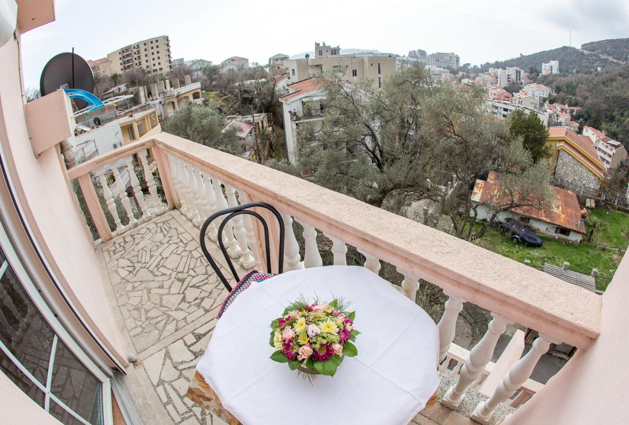 Guest House Almond Bečići Zewnętrze zdjęcie